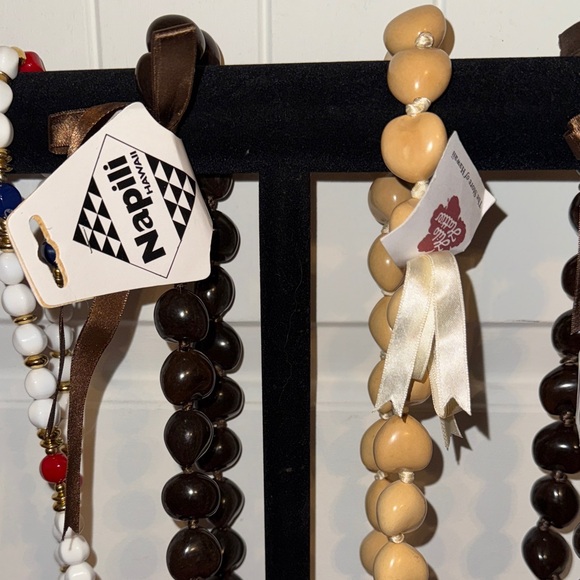 NIBI Wooden Bead Necklace Set - Picture 2 of 9